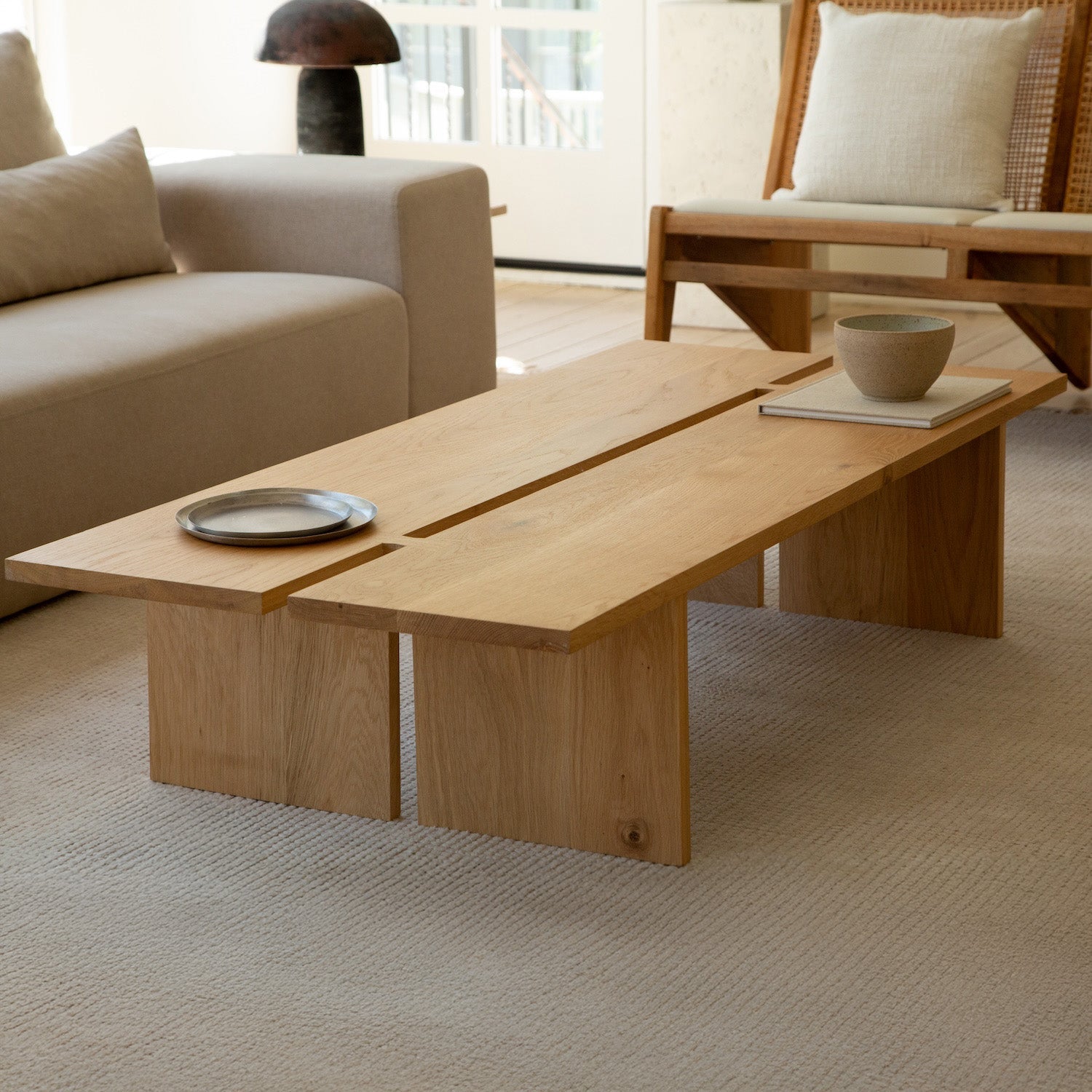 https://cdn.shopify.com/s/files/1/0593/2217/1565/files/white-oak-coffee-table-extended.jpg?v=1738262804