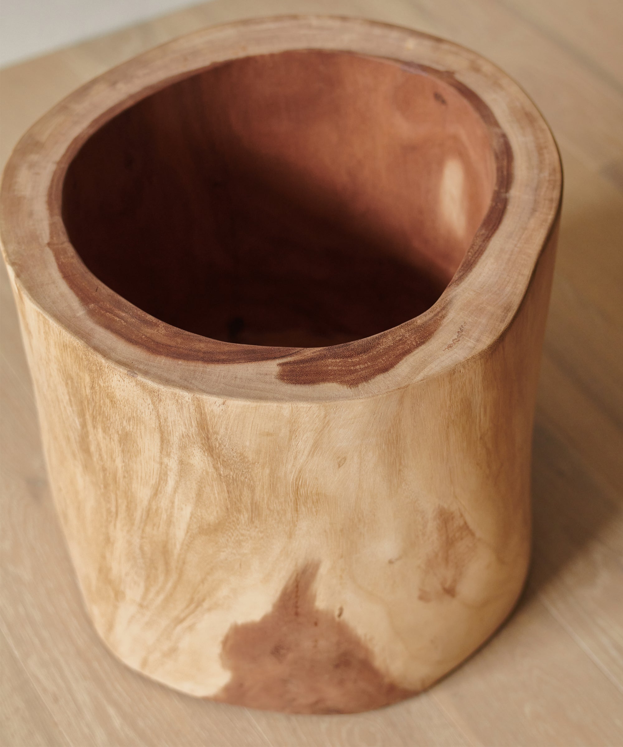 https://cdn.shopify.com/s/files/1/0565/1234/8333/files/wood-ranch-planter-natural-3.jpg?v=1683142339