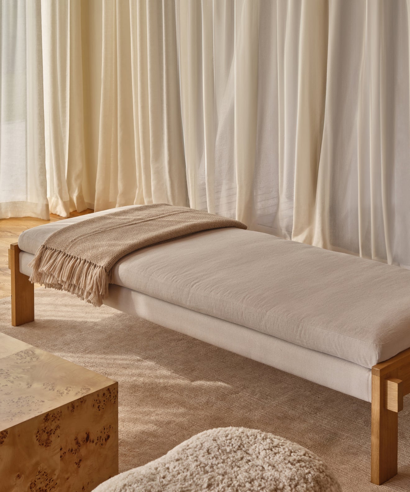 https://cdn.shopify.com/s/files/1/0565/1234/8333/files/ynez-bench.jpg?v=1725496466